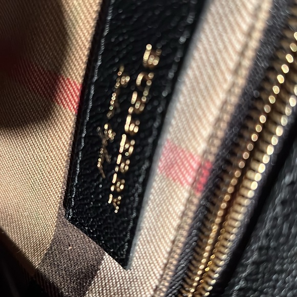 Burberry Small Buckle Tote in Grainy Leather (100% calfskin grain leather) - Picture 11 of 14